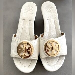 Tory Burch White and Gold Wedges